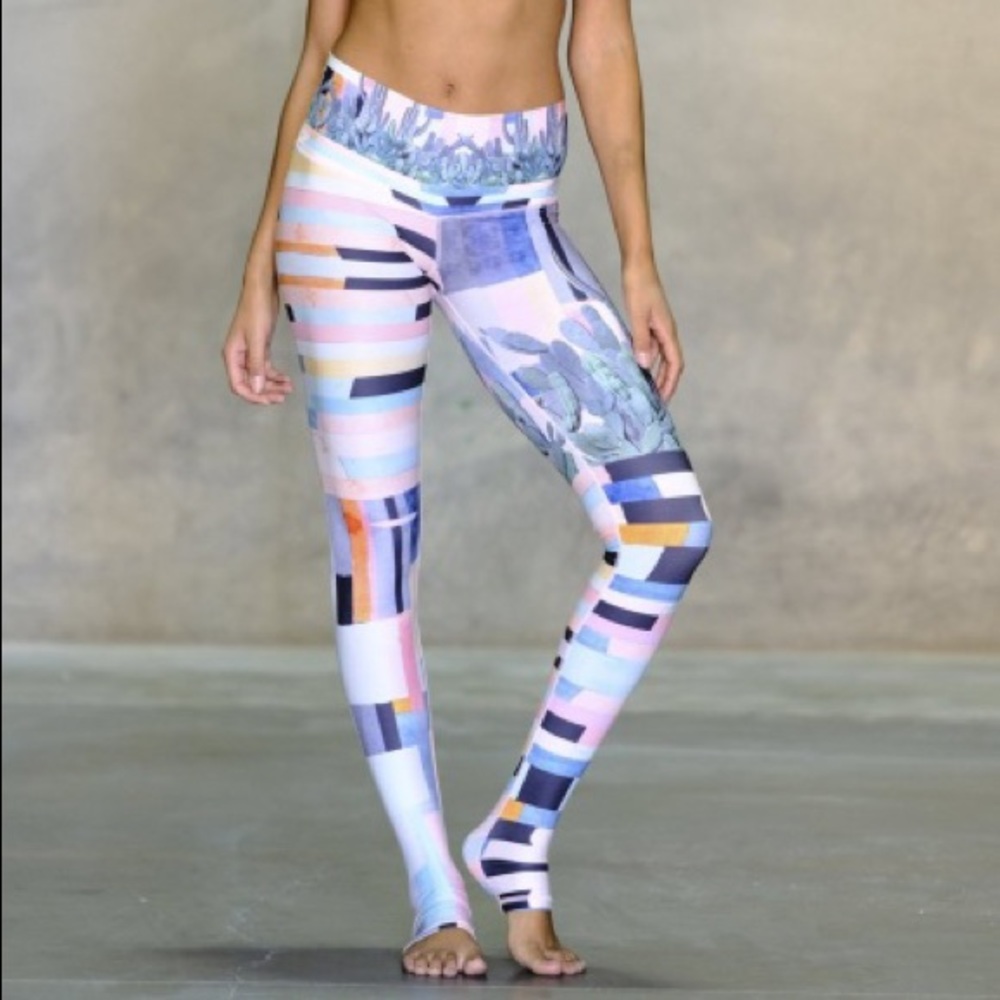 Niyama Sol Coral Dunes Leggings